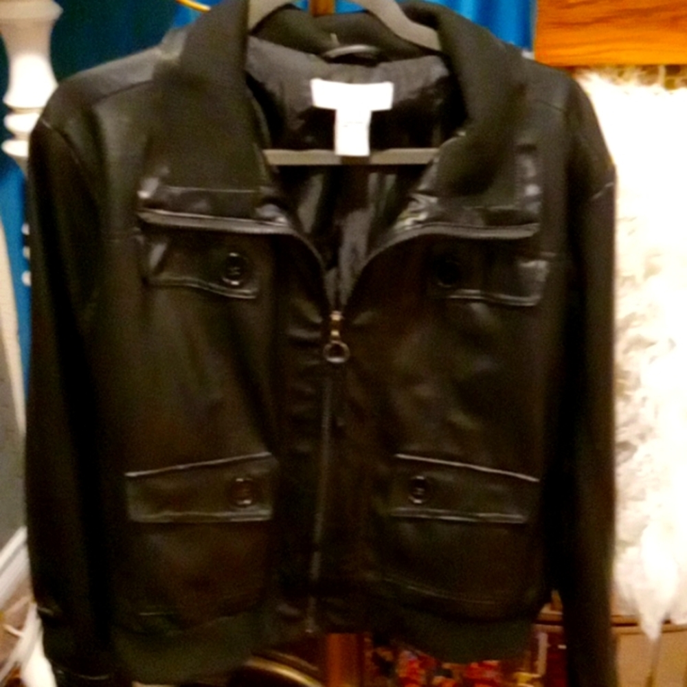 Jamie Nicole vintage faux leather bomber jacket. Size2x runs small  color- b lac
